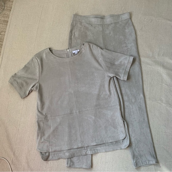 Halston 2pc Legging Set - Picture 2 of 13